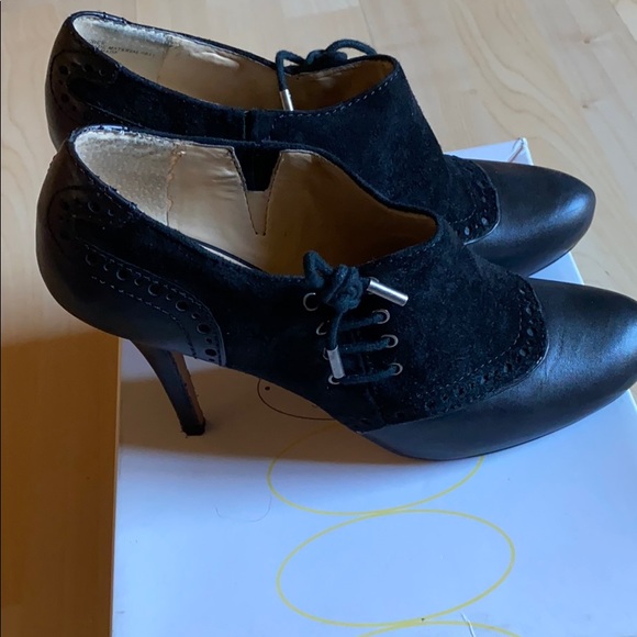 Black Suede and Leather Shoe - Picture 2 of 6